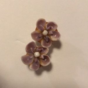 Purple Flower Earrings - Vintage - gold tone - costume jewelry